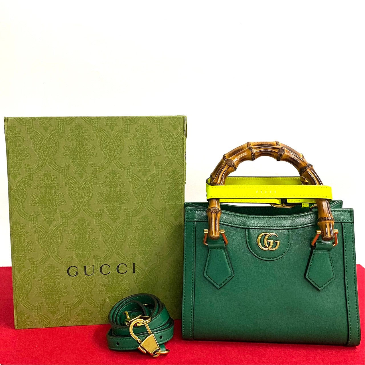 Gucci Bamboo Diana Mini Tote Bag  Leather Handbag in Excellent condition