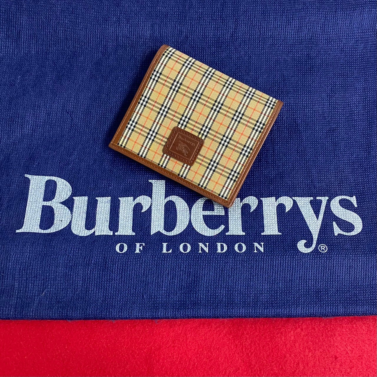 Burberry Nova Check Bifold Wallet  Canvas Short Wallet in Good condition