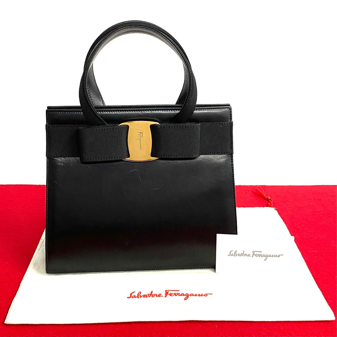 Salvatore Ferragamo Leather Vara Bow Handbag Leather Handbag BA-21 4178 in Very Good Condition