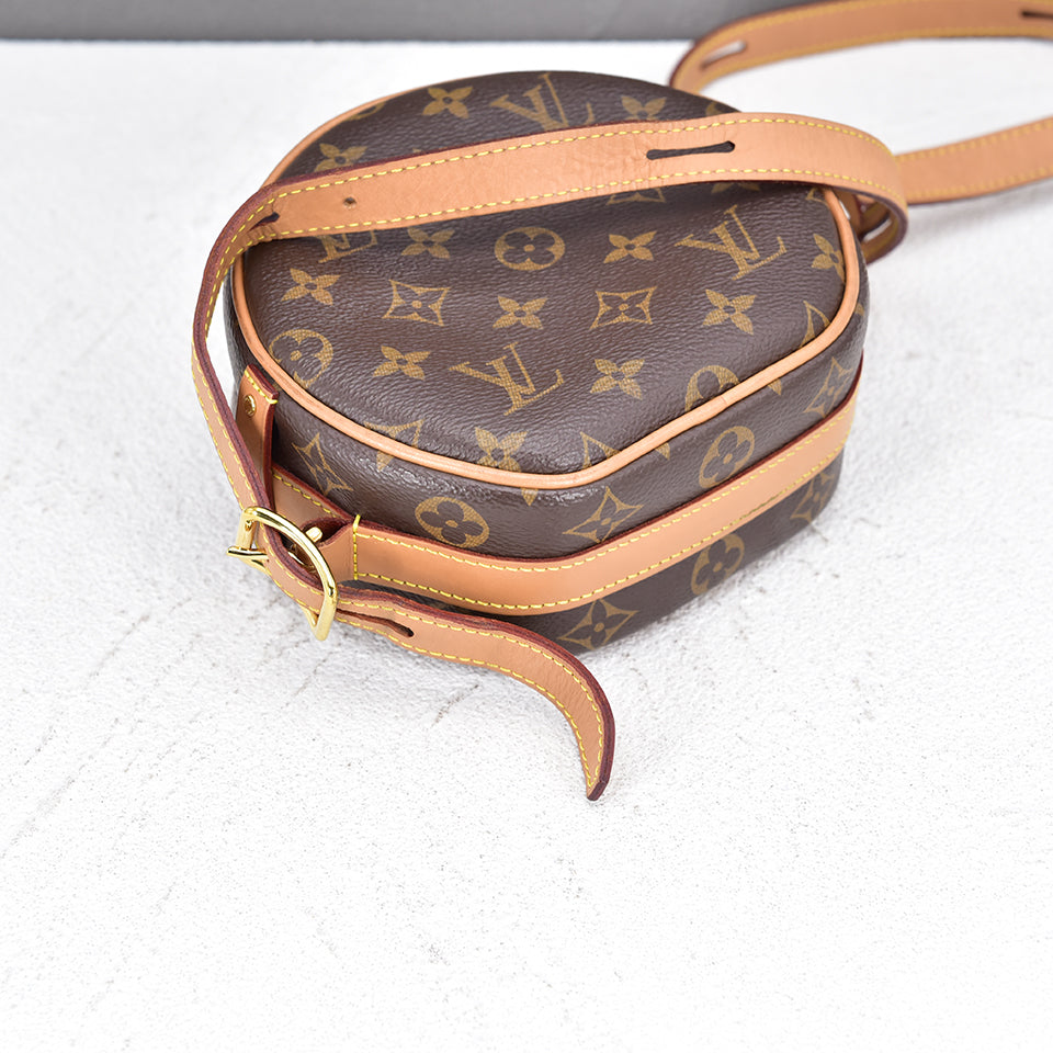 Louis Vuitton  Shoulder Bag in Excellent condition