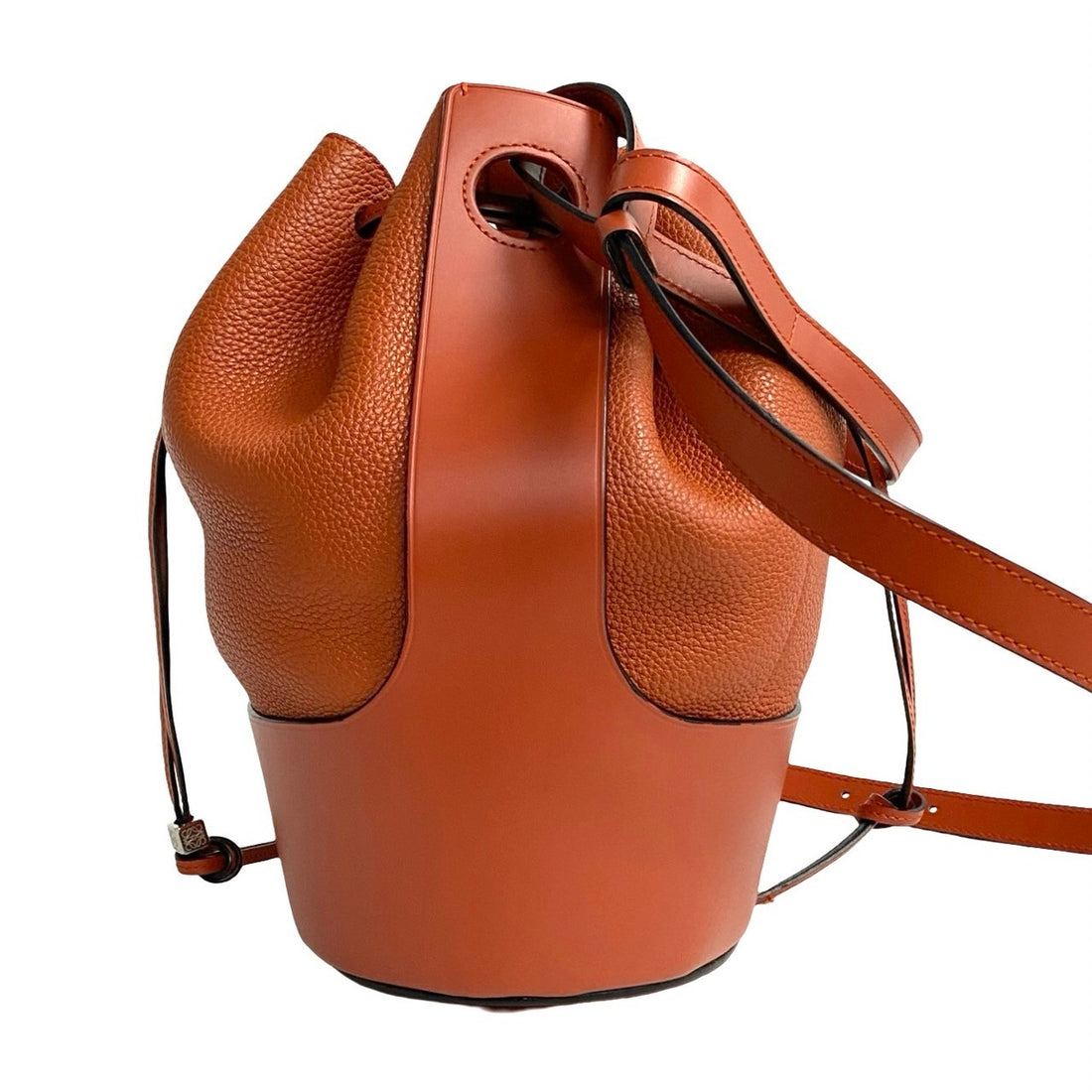 Loewe Leather Balloon Bucket Bag Leather Crossbody Bag in Great Condition