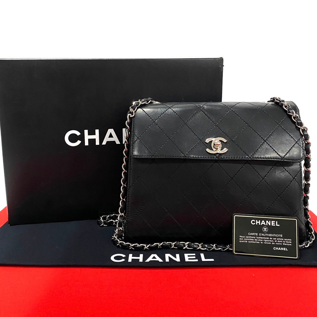 Chanel Matelasse Lambskin 26cm Chain Shoulder Bag Leather Shoulder Bag 59289 in Excellent condition