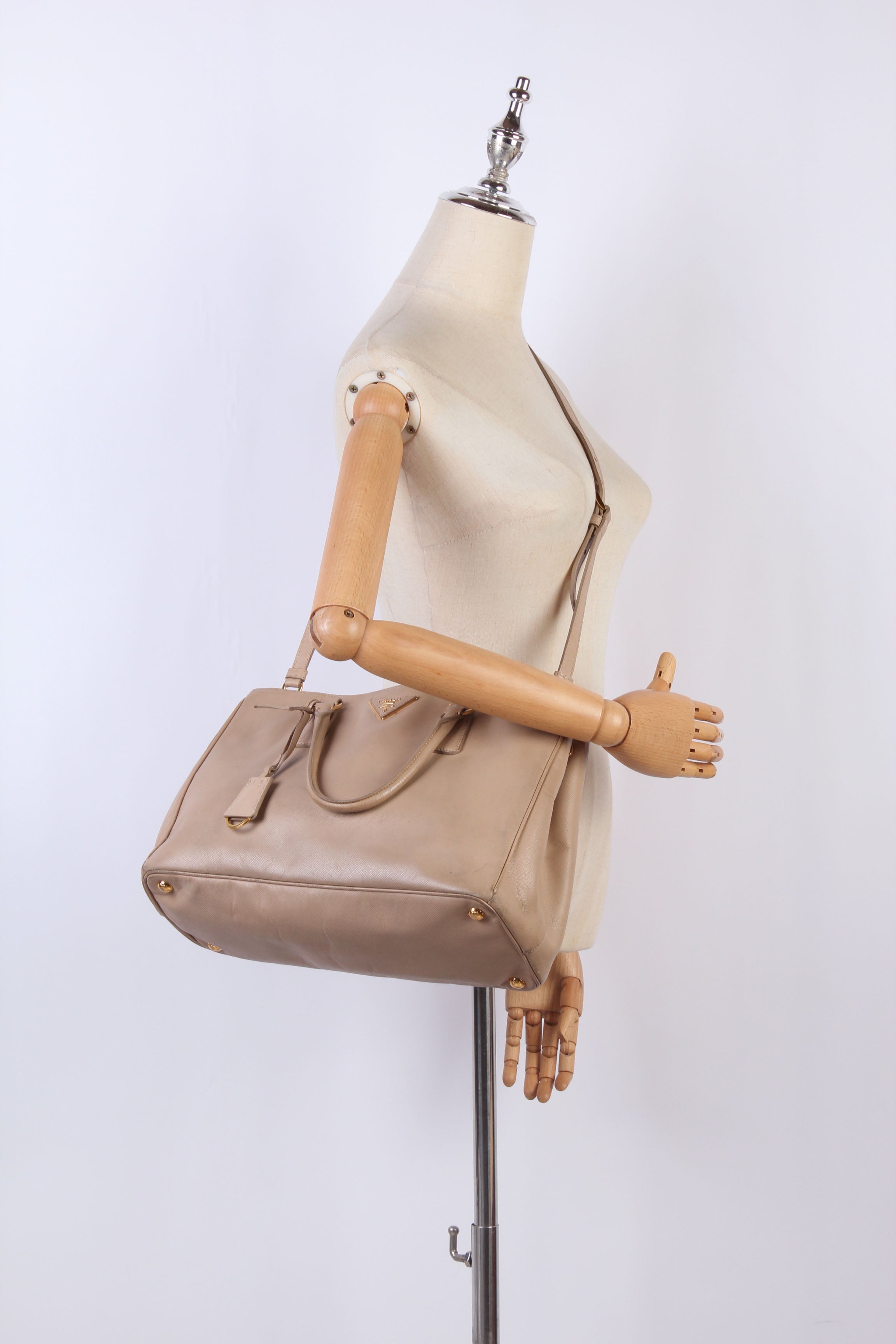 Saffiano Galleria Double Zip Handbag – LuxUness