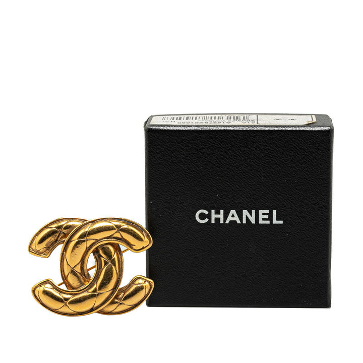 Chanel Vintage Matelasse Coco Mark Brooch Gold Plated in Very Good Condition