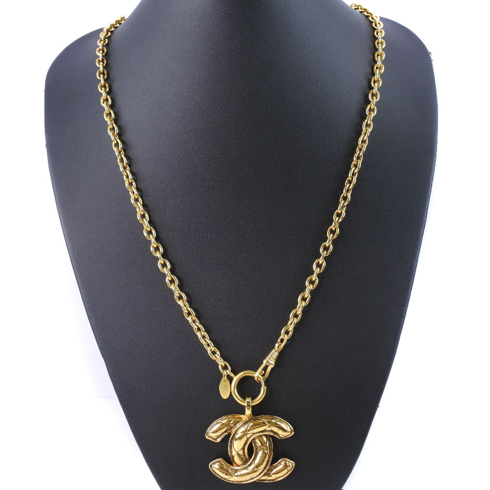 Chanel Quilted CC Logo Pendant Necklace Metal Necklace in Very Good Condition