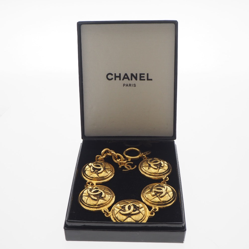 Chanel CC Coin Link Bracelet Metal Bracelet in Very Good Condition