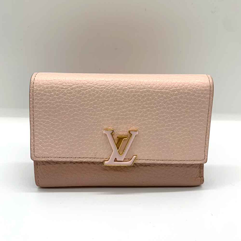 Louis Vuitton Capucines Compact Wallet M80985 in Very Good Condition