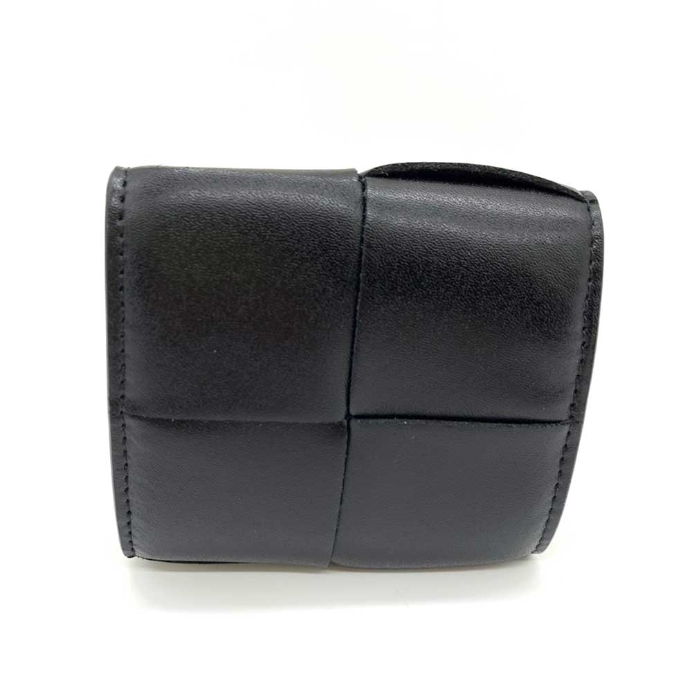 Bottega Veneta Maxi Intrecciato Leather Coin Case in Very Good Condition