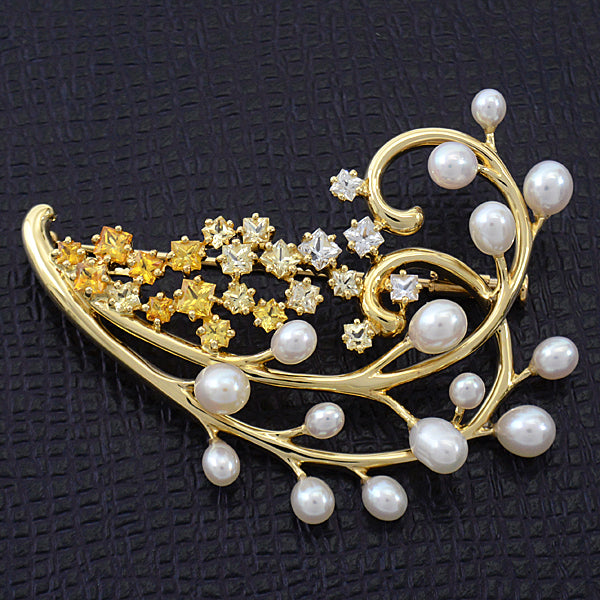 Tasaki K18 Yellow Gold Sapphire Baroque Pearl Brooch in Great Condition