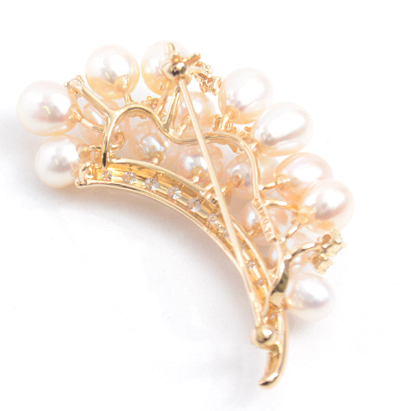 Tasaki K18 Flower Motif Pearl Diamond Brooch