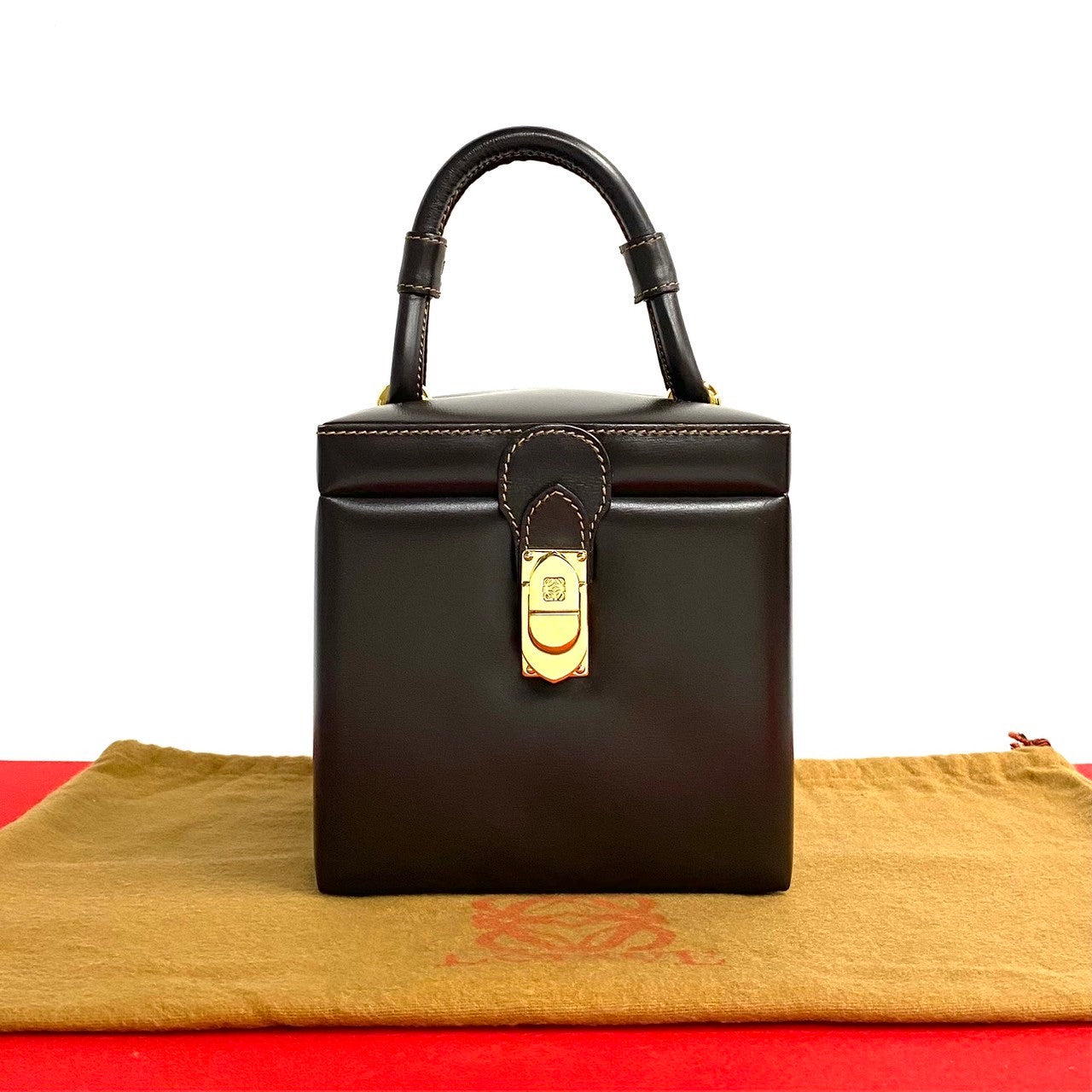 Loewe Anagram Handbag Leather Vanity Bag 无法识别 in Excellent condition