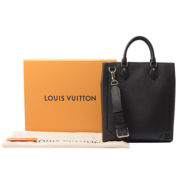 Louis Vuitton Taiga Vertical Tote Noir M30811 in Great Condition