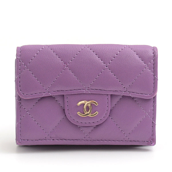 Chanel Matelasse Lambskin Compact Wallet AP0230 in Great Condition