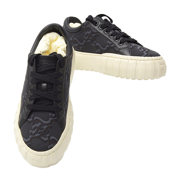 Fendi Women's Low-Top Sneakers Off-White/Black