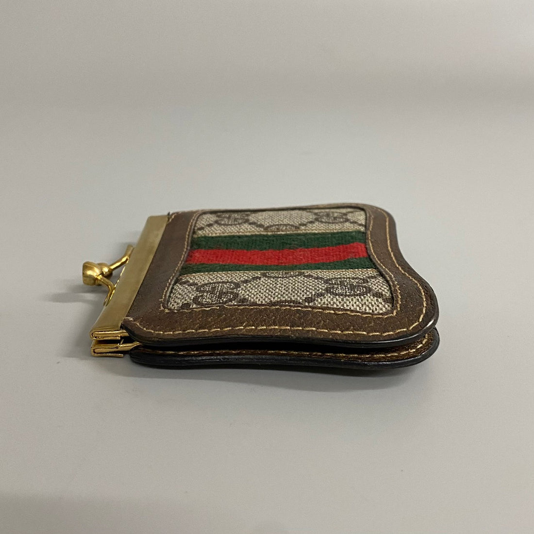 Gucci GG Supreme & Leather Clasp Coin Purse Canvas Coin Case in Very Good Condition