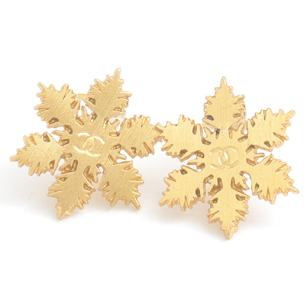 Chanel Snowflake Earrings Gold 01A in Great Condition