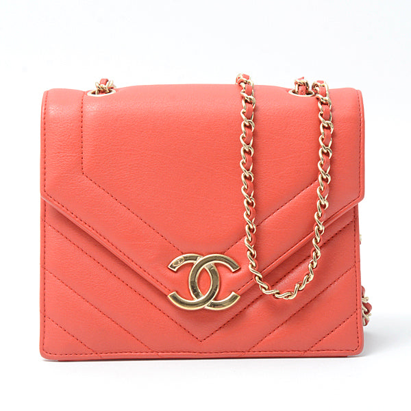 Chanel Chevron Leather Chain Shoulder Bag Red in Great Condition