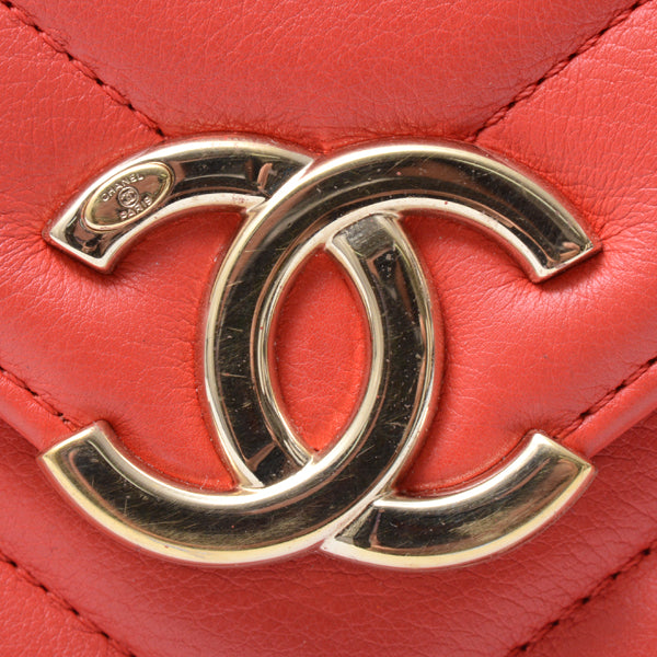 Chanel Chevron Leather Chain Shoulder Bag Red