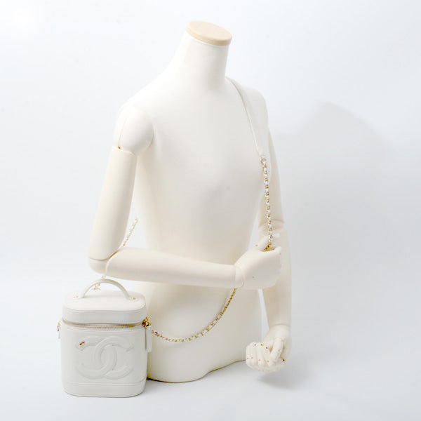 Chanel Vanity Chain Shoulder Bag White