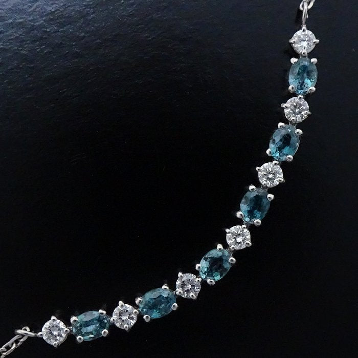 Alexandrite 0.20ct Diamond 0.12ct Platinum Necklace