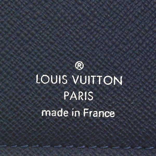 Louis Vuitton Taiga Wallet M30530