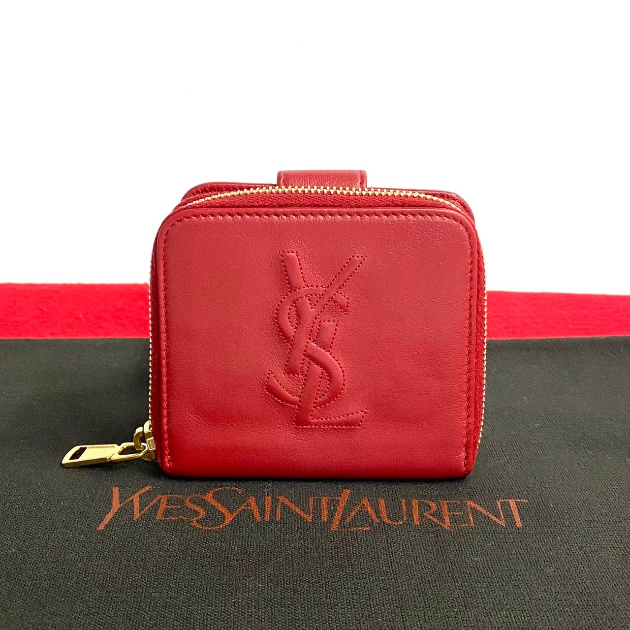 Yves Saint Laurent Leather Monogram Zip Around Wallet  Leather Short Wallet in Good condition