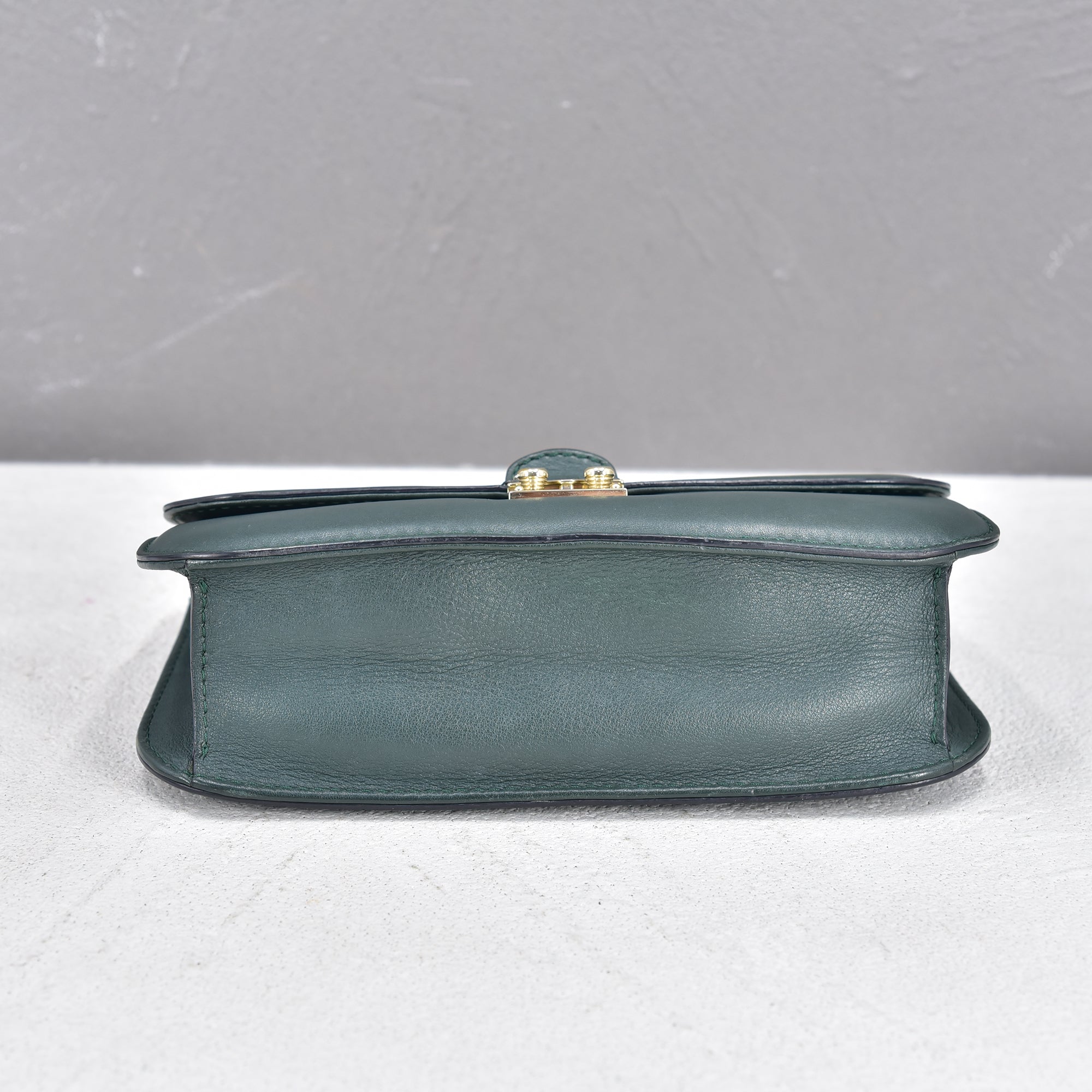 Rockstud Leather Glam Lock Shoulder Bag ES-G398