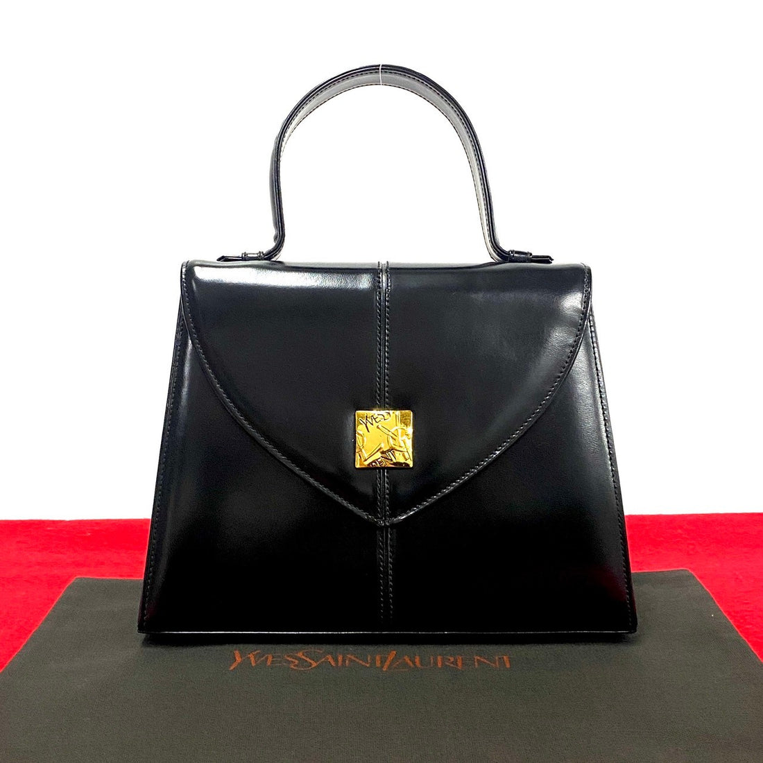 Yves Saint Laurent Leather Handbag Leather Handbag in Great Condition