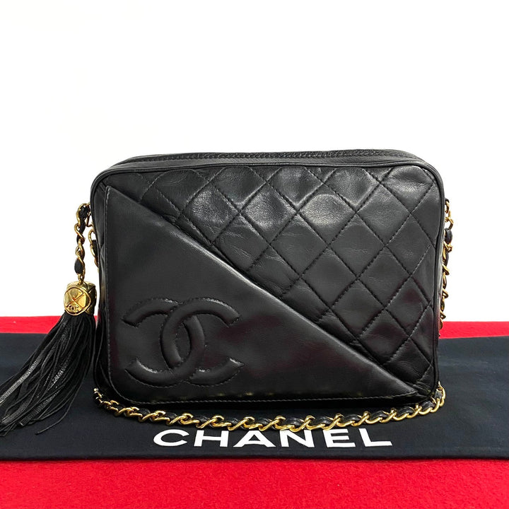 Chanel CC Matelasse Camera Bag  Leather Crossbody Bag in Very Good Condition