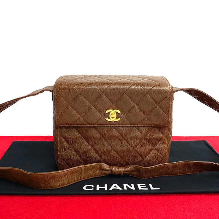 Chanel CC Caviar Flap Crossbody Bag  Leather Crossbody Bag in Very Good Condition