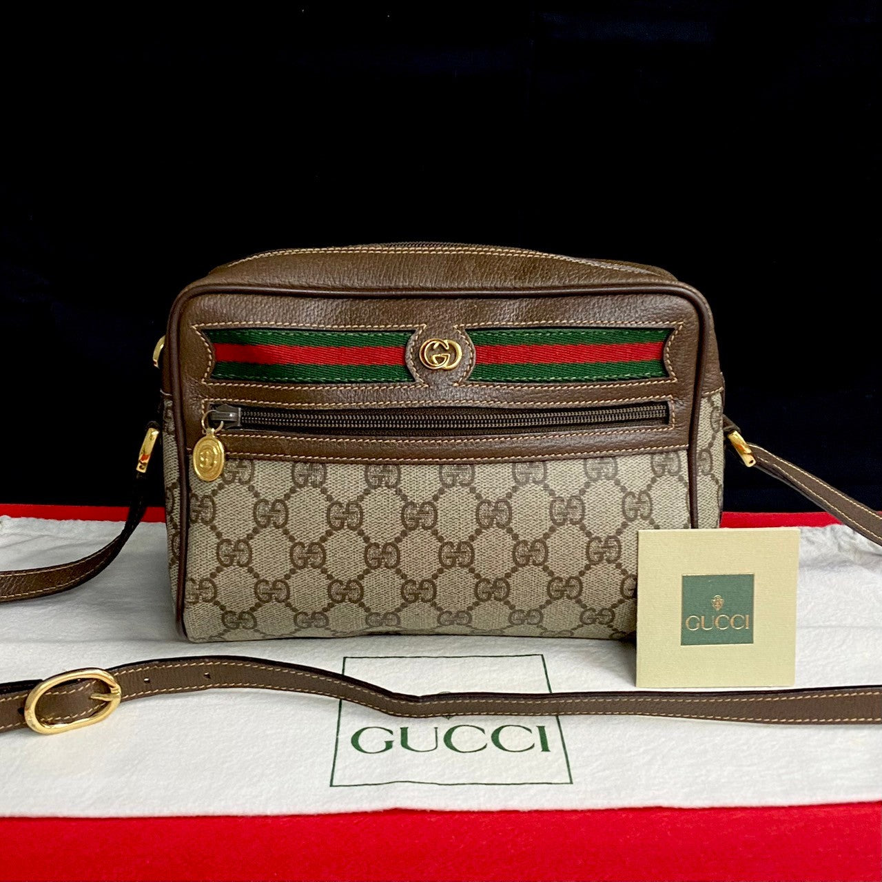 Gucci GG Supreme Ophidia Crossbody Bag  Canvas Crossbody Bag in Very Good Condition