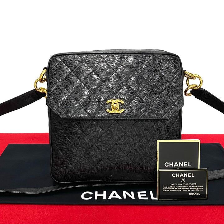 Chanel CC Caviar Flap Crossbody Bag  Leather Crossbody Bag in Very Good Condition