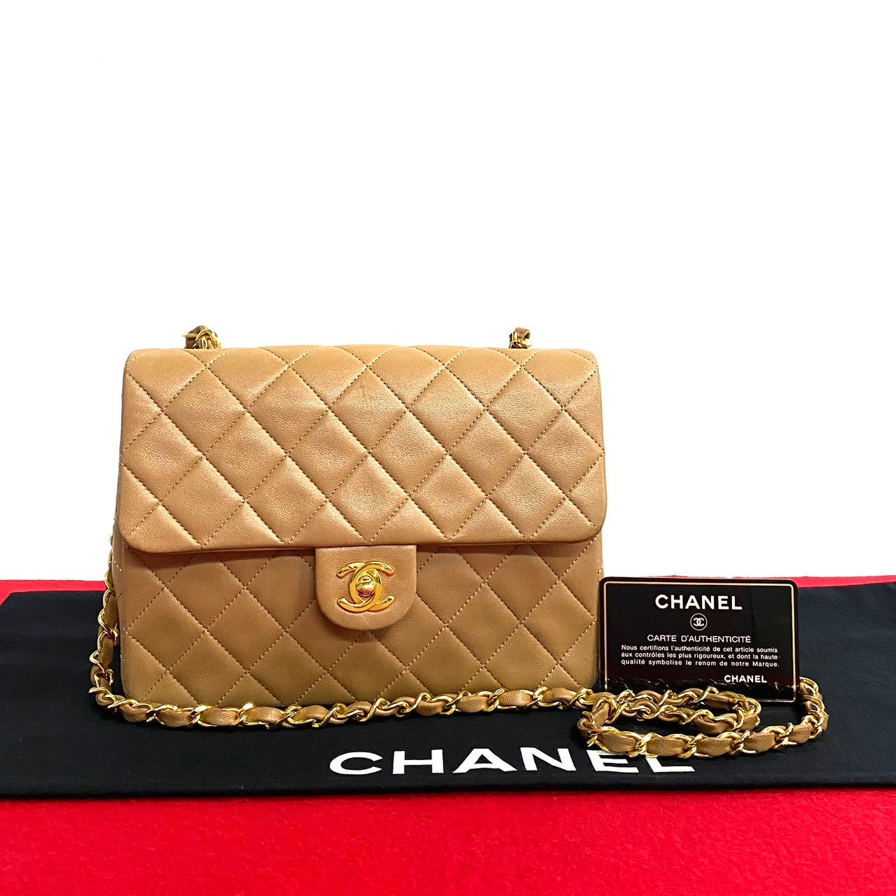Chanel Matelasse Lambskin Chain Mini Shoulder Bag Leather Shoulder Bag 34194 in Good condition