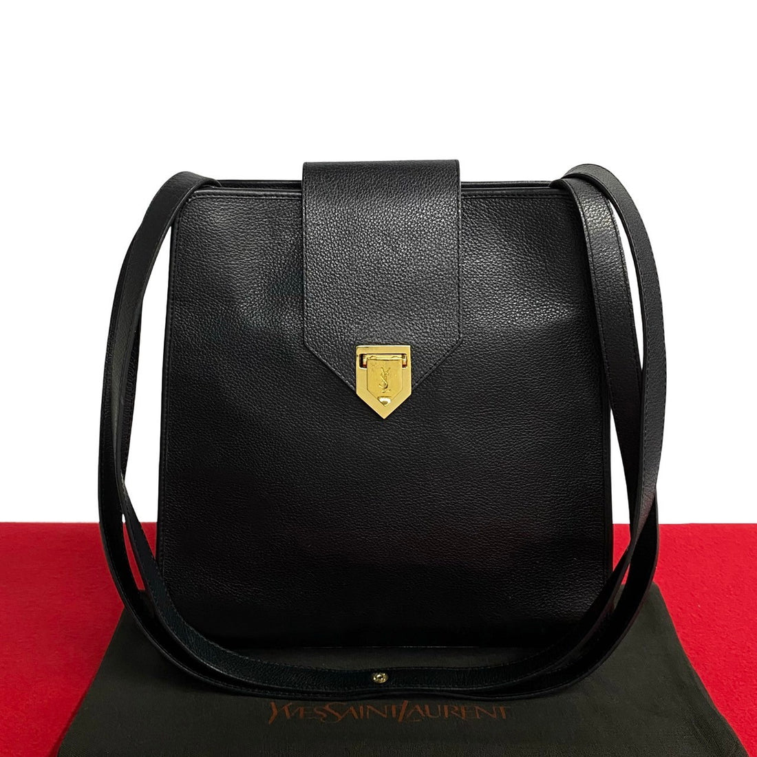 Yves Saint Laurent Leather Crossbody Bag Leather Crossbody Bag 31853 in Very Good Condition