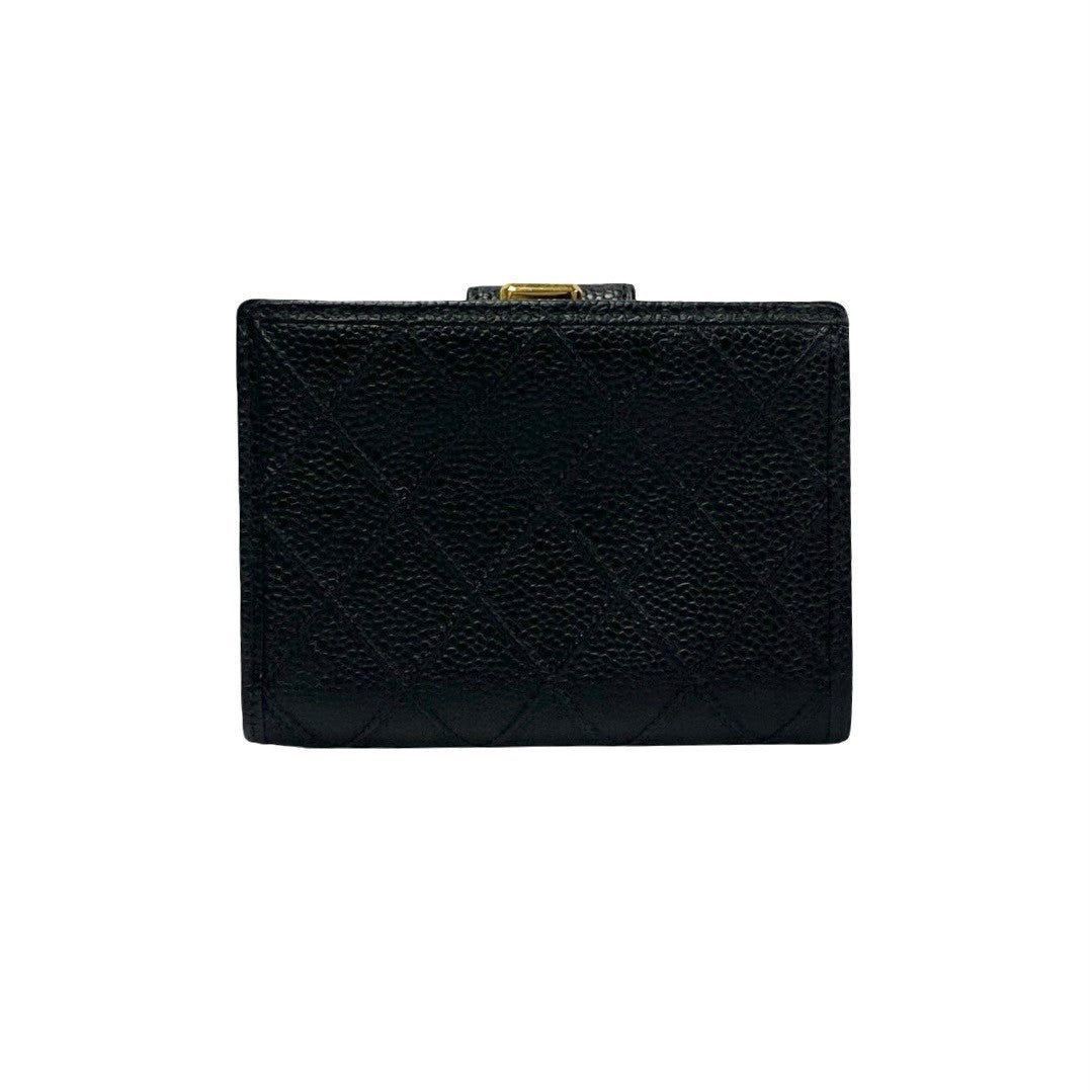 Chanel Quilted Caviar Clasp Purse Leather Short Wallet in Very Good Condition