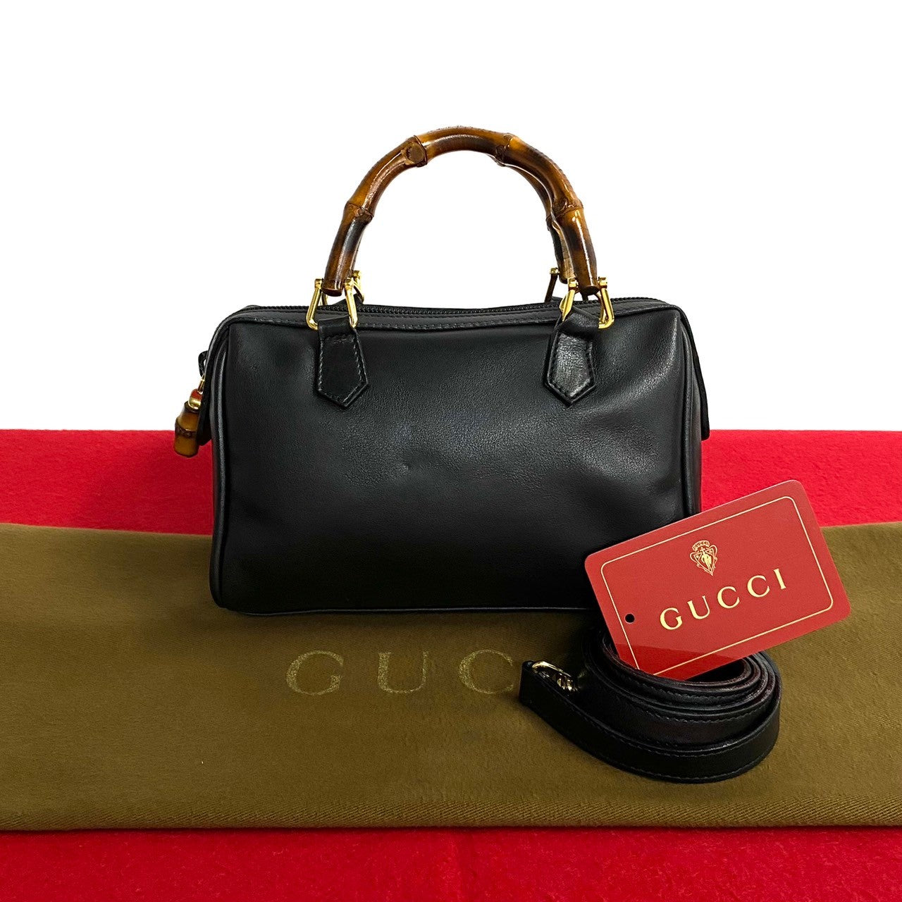 Gucci Leather Bamboo Handbag  Leather Crossbody Bag in Very Good Condition