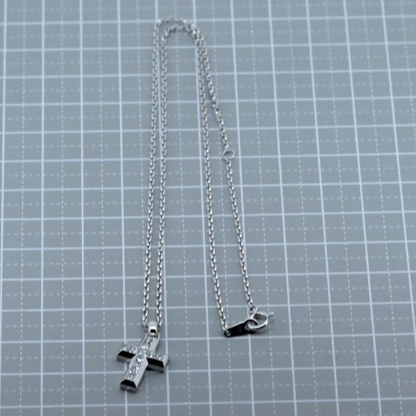 Vandome Aoyama 0.55ct Diamond Cross Necklace, K18 White Gold for Women, Preloved  in Great Condition