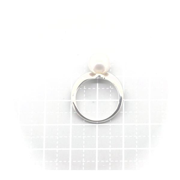 Platinum Pearl Ring in Great Condition