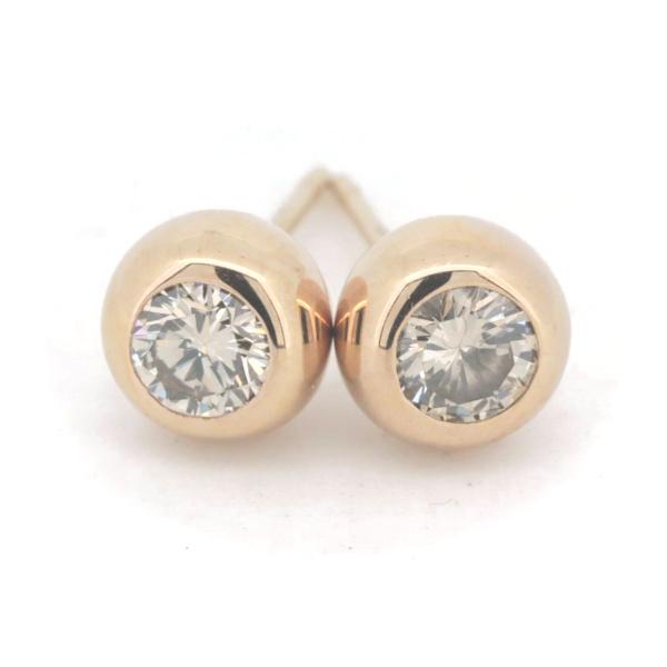 Other 18k Gold Diamond Stud Earrings Metal Earrings in Excellent condition