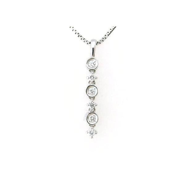 PWG9 Diamond Necklace 0.17ct in Para White Gold for Women  in Great Condition