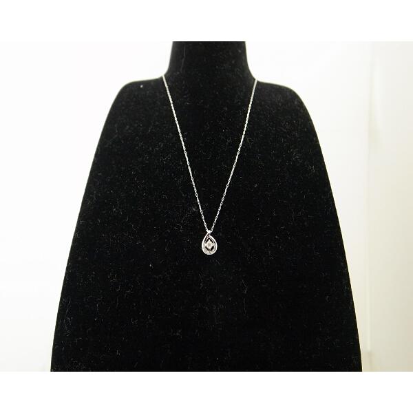 YONDO C Diamond Necklace in K18 White Gold for Ladies - Used in Great Condition