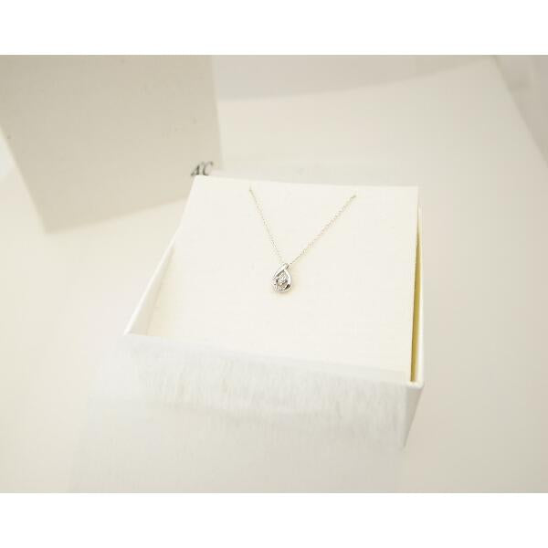 YONDO C Diamond Necklace in K18 White Gold for Ladies - Used in Great Condition