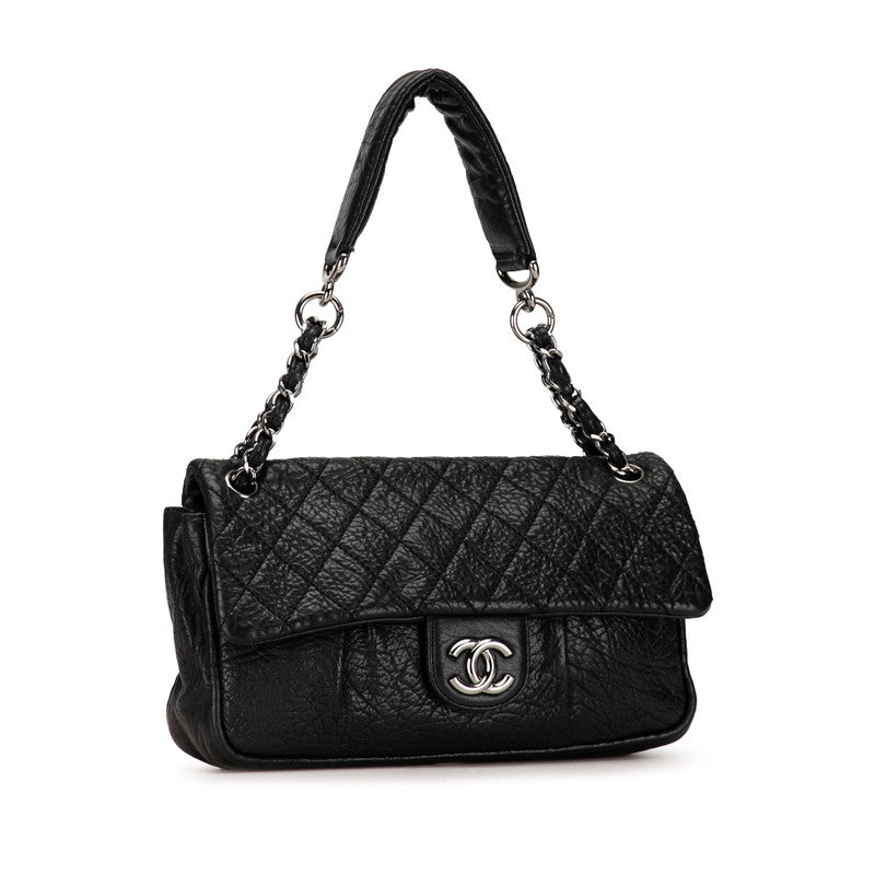 Chanel CC Medium Easy Flap Bag  Leather Shoulder Bag in Good condition