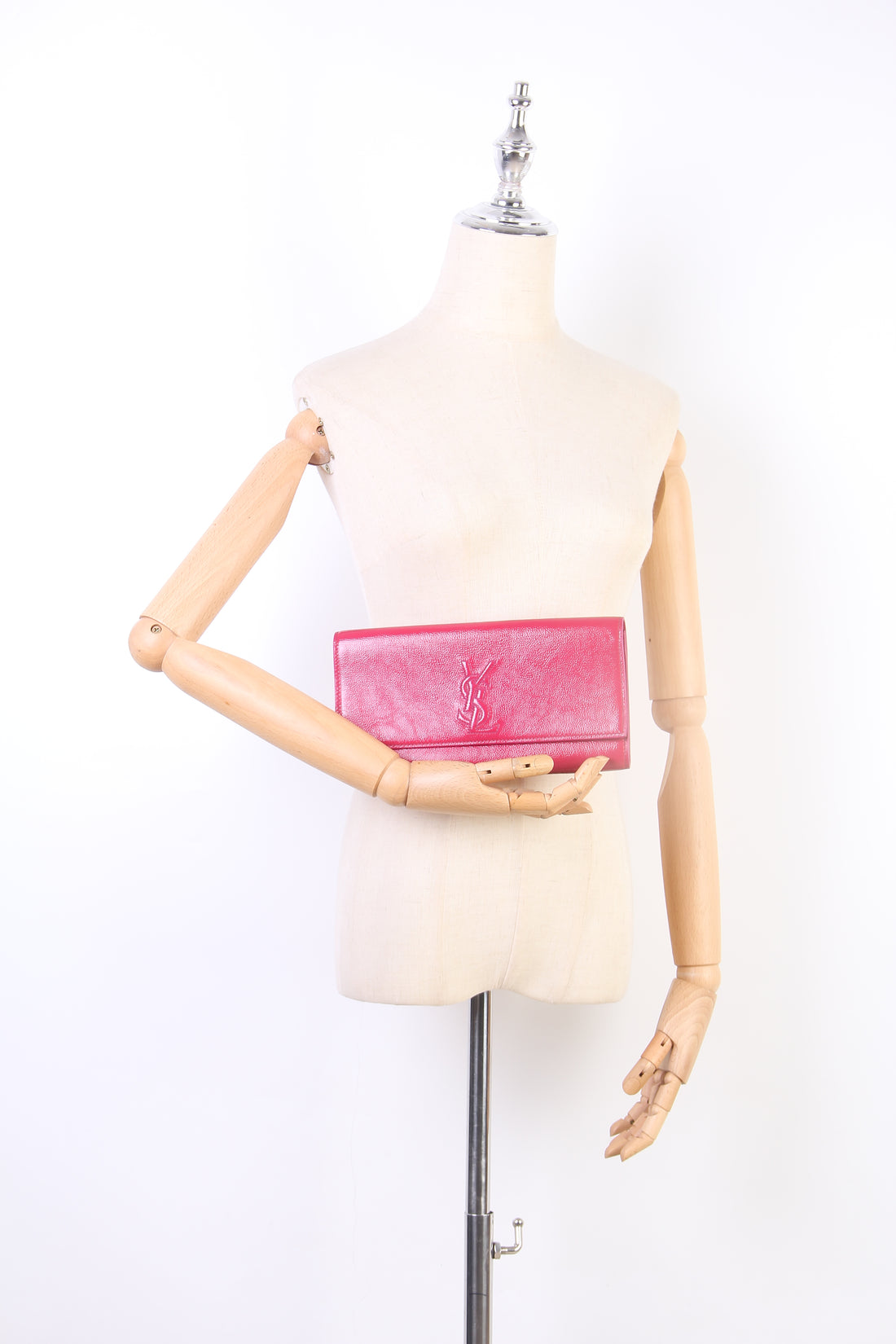 Yves Saint Laurent Belle du Jour Patent Leather Clutch Bag Leather Clutch Bag 179248 in Very Good Condition