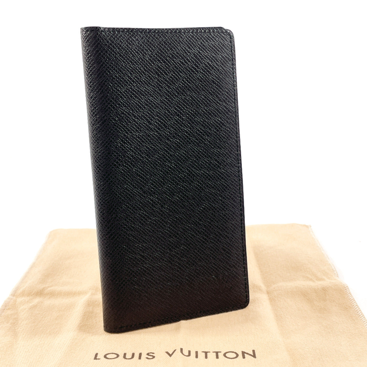 Louis Vuitton Taiga Long Wallet M32662