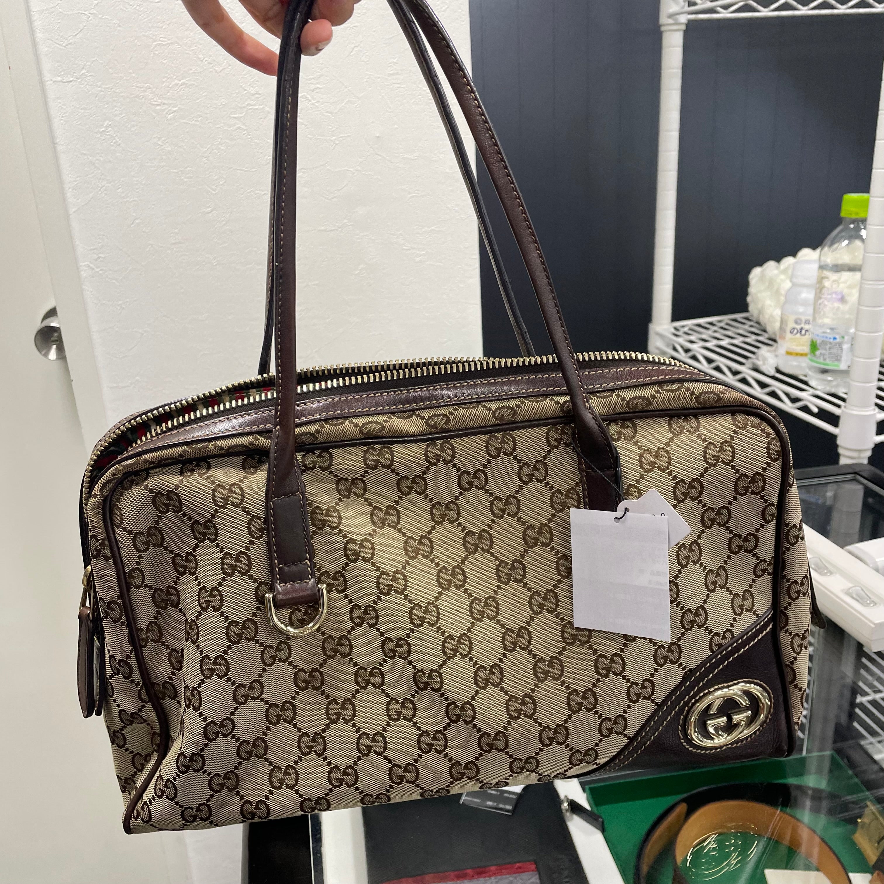 Gucci shoulder bag 330