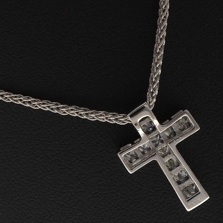 K18 White Gold Diamond Cross Necklace