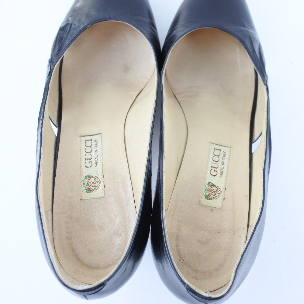 Gucci Leather Side Cutting Pumps