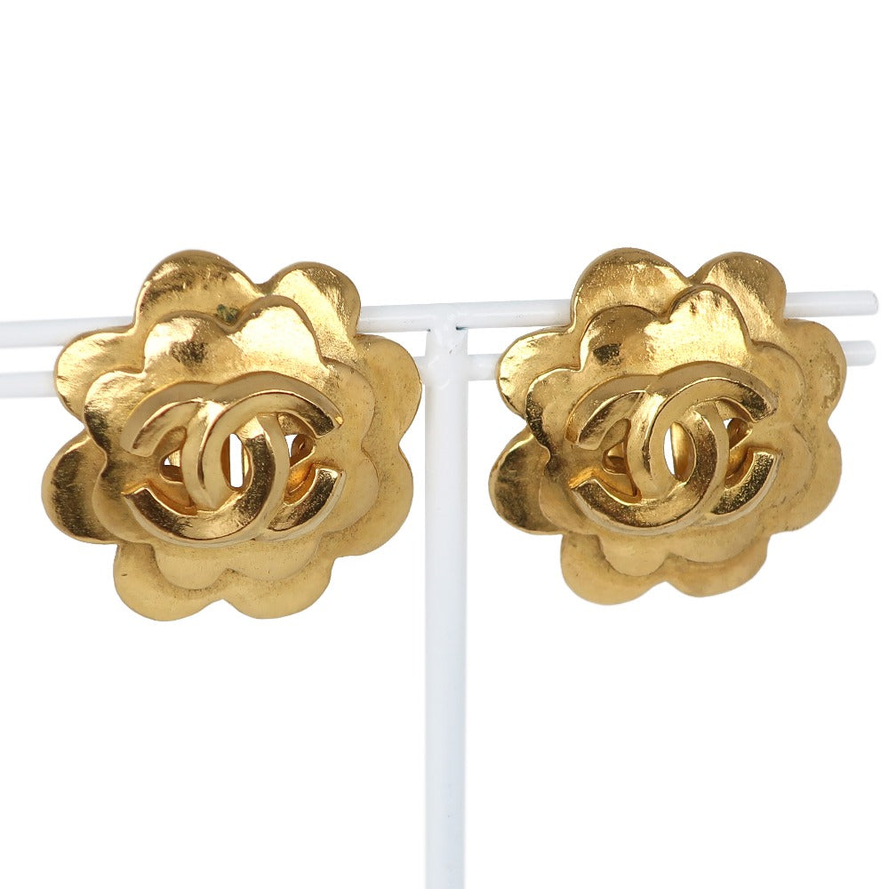 Chanel CC Flower Clip On Earrings Metal Earrings in Very Good Condition