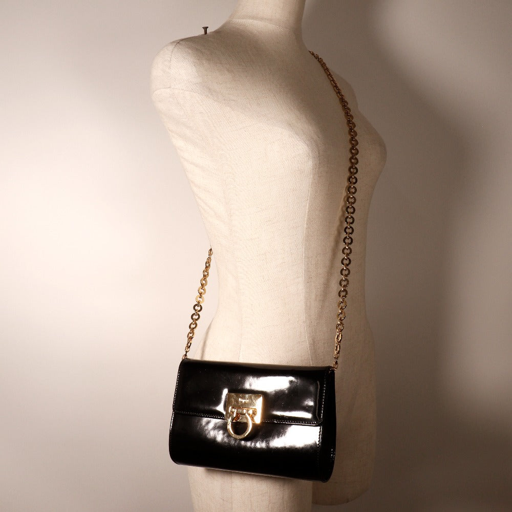 Salvatore Ferragamo Gancini Patent Leather Chain Crossbody Bag Enamel Crossbody Bag AQ-21 8752 in Very Good Condition